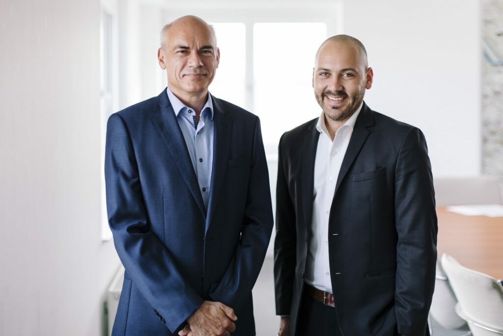 Glorit-Geschäftsführer Stefan Messar (links im Bild) und Lukas Sattlegger (rechts im Bild)