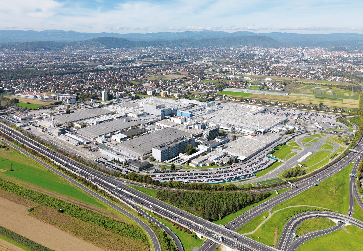 Magna-Kooperationspartner INEOS stärkt Österreichs Produktionsstandort
