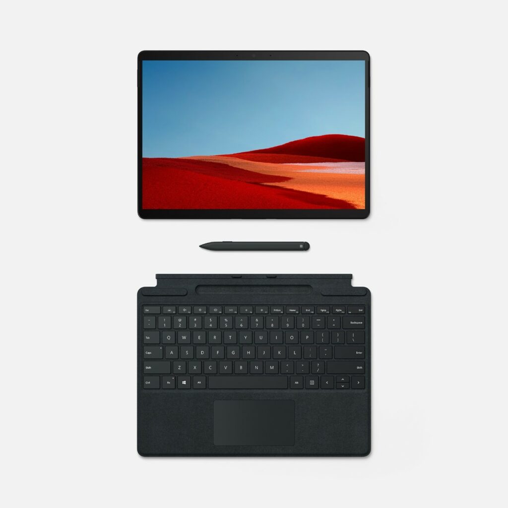 Microsoft Surface Pro X Komponenten für den 2-in-1-Betrieb: Surface-Pro-X-Tablet mit Kickstand, Datenstift (Slim Pen) und Surface Pro X Signature Keyboard mit Stiftablage.