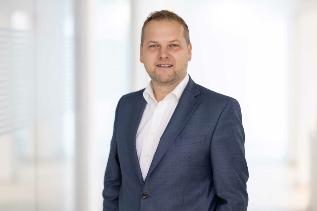 VIVATIS Holding AG: Christian Kübek ist neuer Geschäftsführer bei Weinbergmaier
