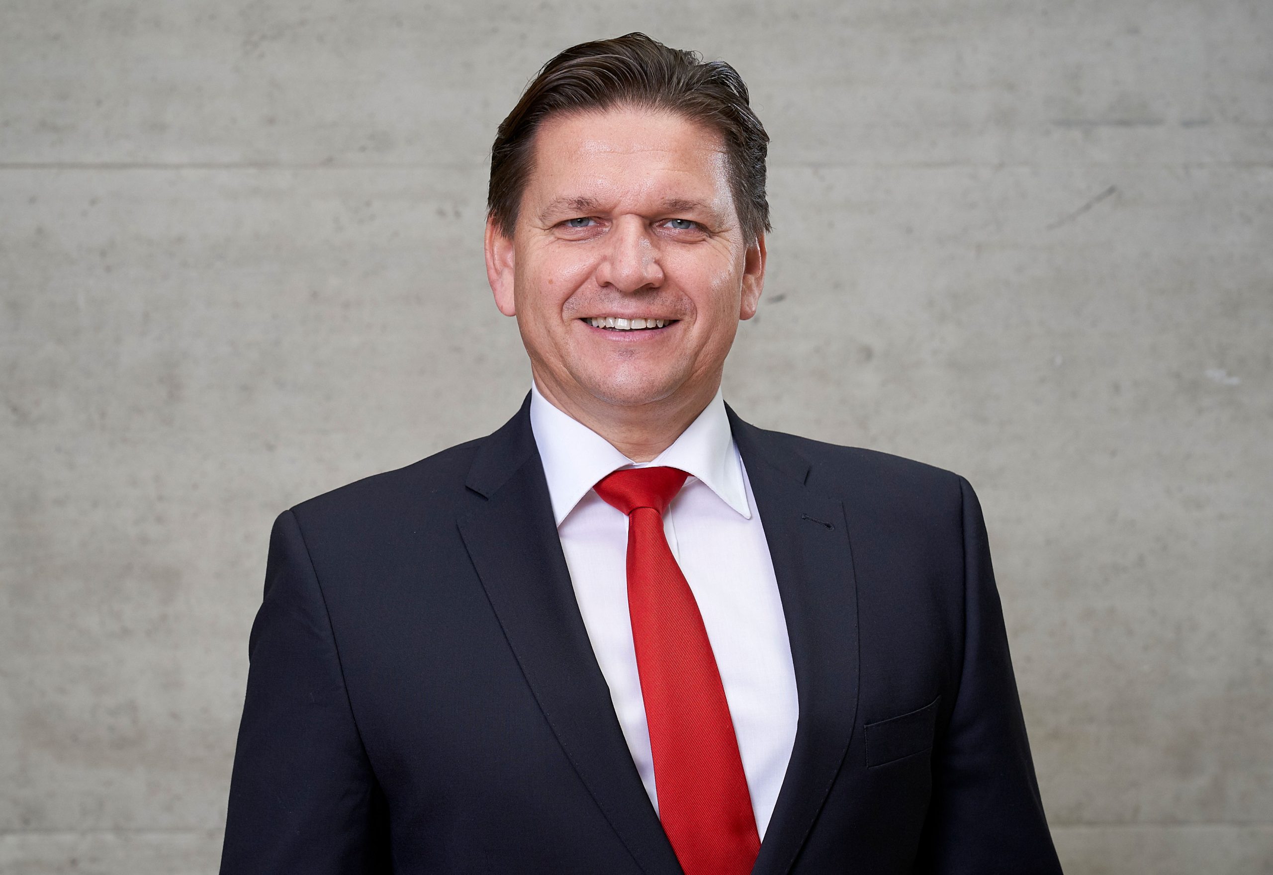 Helmut Siegler folgt Dieter Hengl als Vorstandsvorsitzender der Schoellerbank