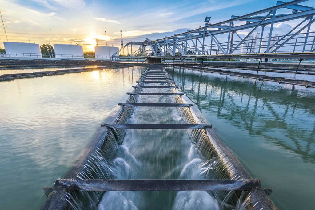 Wasser ist ein wesentlicher Produktions-, Standort- und Wettbewerbsfaktor für die österreichische Industrie. Mit einer tiefgreifenden Analyse zum „Standortfaktor Wasser“ wirft die Industriellenvereinigung ein Schlaglicht auf die heimische Wasserwirtschaft.