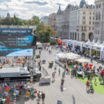Andreas Martin, Geschäftsführer der Porsche Media & Creative und Veranstalter der Wiener Elektro Tage: „Wir freuen uns, die fünften Wiener Elektro Tage ankündigen zu dürfen, die 2025 erneut auf dem Wiener Rathausplatz stattfinden werden. Diese Veranstaltung steht wie keine andere für den gemeinsamen Einsatz der Automobilbranche und der Stadt Wien, um die Mobilitätswende voranzutreiben. Wir laden alle herzlich ein, die Zukunft der Mobilität hautnah zu erleben.“