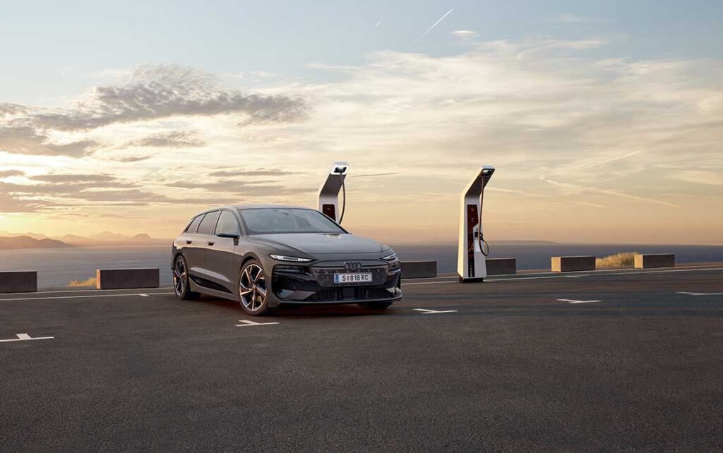 Der Audi A6 Avant e-tron – Für die Zukunft gemacht. Mit dem Audi A6 Avant e-tron führt Audi eine neue Ära der Elektromobilität ein: ein vollelektrischer Kombi, der in Leistung, Technologie und Reichweite neue Maßstäbe setzt. Das Design bleibt vertraut, während die Technik zukunftsweisend ist.