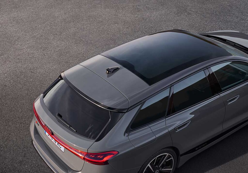 Der Audi A6 Avant e-tron – Für die Zukunft gemacht. Mit dem Audi A6 Avant e-tron führt Audi eine neue Ära der Elektromobilität ein: ein vollelektrischer Kombi, der in Leistung, Technologie und Reichweite neue Maßstäbe setzt. Das Design bleibt vertraut, während die Technik zukunftsweisend ist.