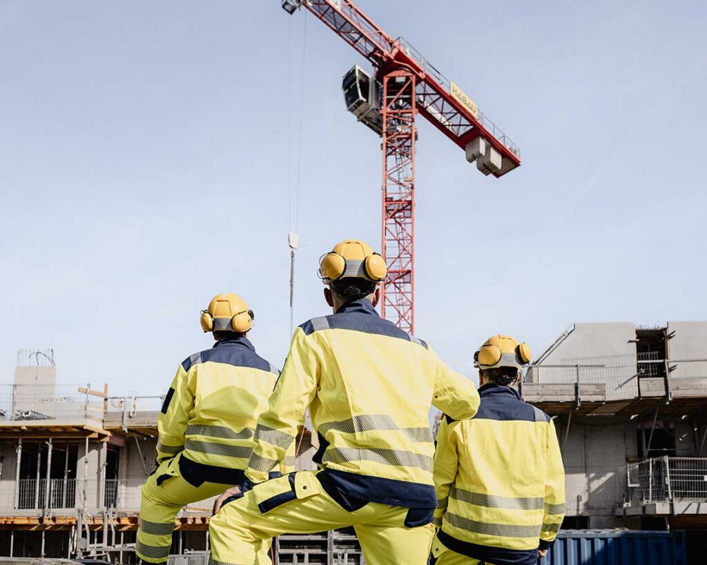 Die HABAU GROUP versteht sich als agiler Komplettanbieter. Von Hoch- und Tiefbau über Pipelinebau, Stahlbau und Stahlbauanlagen bis hin zu Holz- und Untertagebau bündelt der Konzern alle Bauleistungen unter einem Dach.