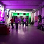 Die renommierte Wiener Digitalagentur „oneand.online“ hat diesen Trend erkannt und jetzt zwei neue, exklusive Internet-TV-Formate entwickelt, die sich durch journalistische Qualität, hohe Relevanz und ein klares nutzwert-orientiertes Serviceversprechen auszeichnen.