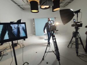 Die renommierte Wiener Digitalagentur „oneand.online“ hat diesen Trend erkannt und jetzt zwei neue, exklusive Internet-TV-Formate entwickelt, die sich durch journalistische Qualität, hohe Relevanz und ein klares nutzwert-orientiertes Serviceversprechen auszeichnen.