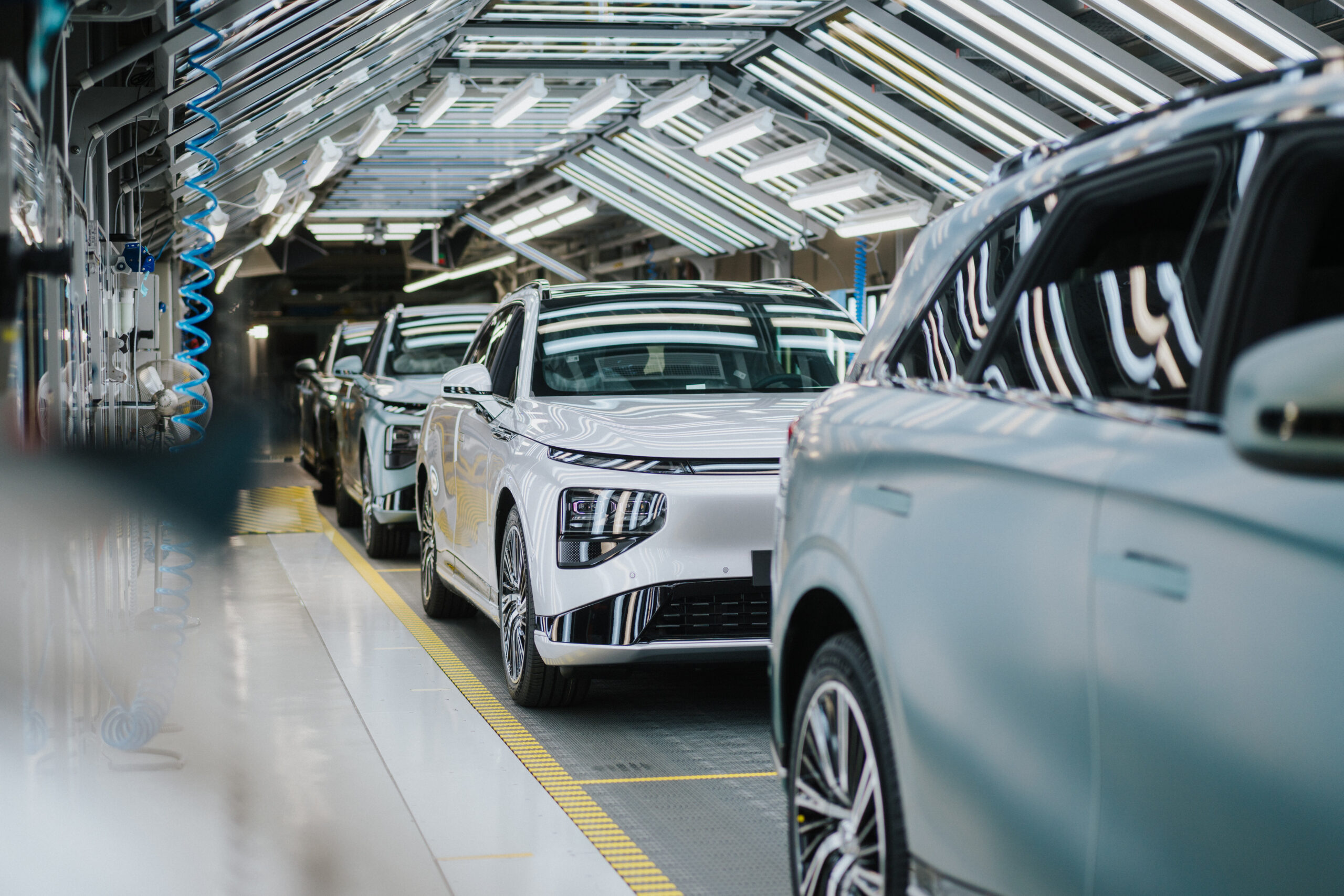 XPENG erteilt Magna Großauftrag für Elektrofahrzeuge