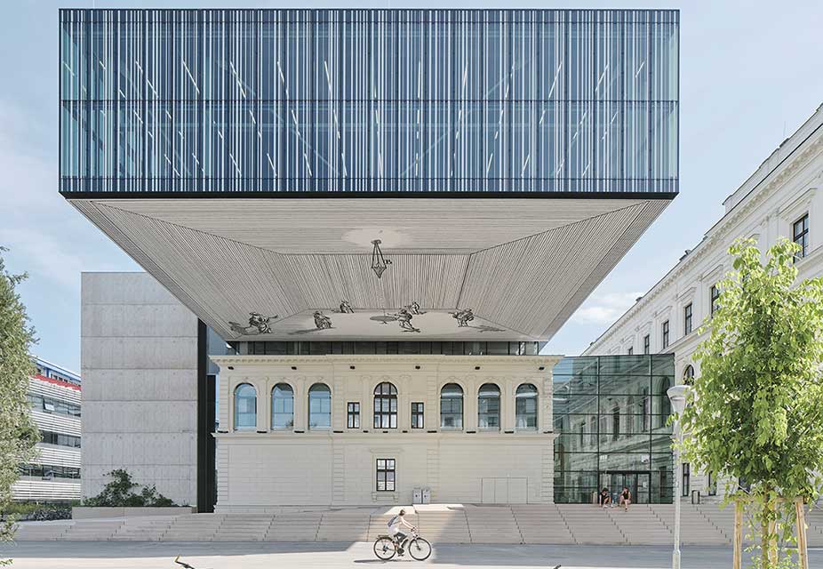 Gilbert Bretterbauer "Farbräume, Segel", 2020 Kepler Hall am Campus der Johannes Kepler Universität Linz