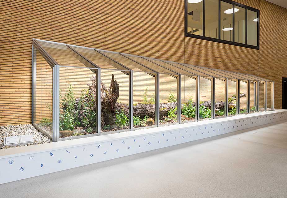 •	Seit nunmehr 20 Jahren lädt die BIG unter dem Titel "Kunst & Bau" namhafte österreichische und internationale Architektur- und Kunstschaffende zur Zusammenarbeit ein. Das Kunstprogramm BIG ART entwickelt im Dialog mit ihnen und den Nutzer*innen der Gebäude künstlerische Interventionen für Bauprojekte der BIG.  