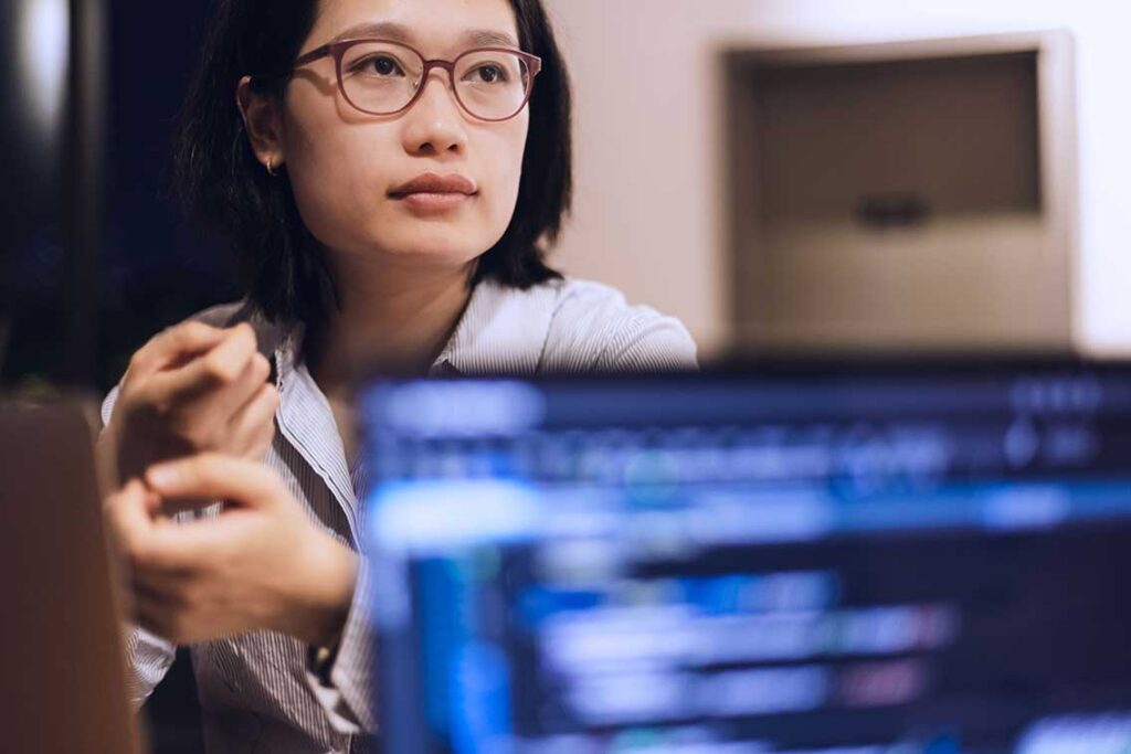 Mit der firmeneigenen Cyber Quotient Evaluation stellt Aon eine Plattform bereit, die Unternehmen umfassende Einblicke in ihren Informationssicherheitsreifegrad eröffnet. Diese Analyse bietet nicht nur eine wertvolle Grundlage für passgenaue Versicherungen, sondern auch für gezielte Investitionen in die eigenen Sicherheitsstrukturen.