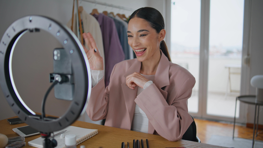 Zentrale Entwicklungen und Einflussmuster von Influencern in Österreich