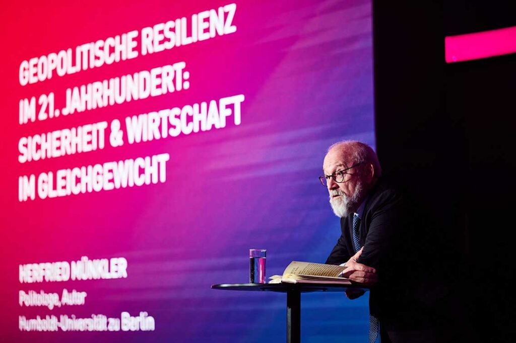 Genau hier setzt der Exporttag 26 an  Am 28. Mai wird die Wirtschaftskammer Österreich in Wien erneut zum Treffpunkt für international orientierte Unternehmen. Der Exporttag ist keine reine Informationsveranstaltung, sondern eine Plattform, die dabei unterstützt, aus globalen Entwicklungen konkrete Strategien abzuleiten – kompakt, praxisnah und kostenlos zugänglich.