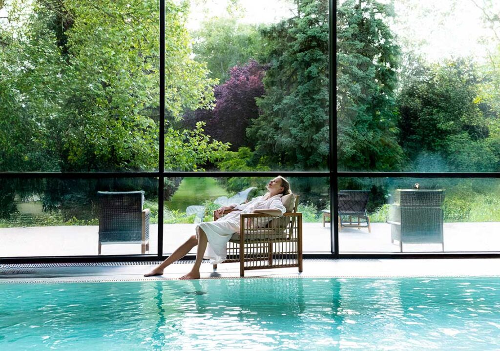 Auszeit mit Wirkung.  SOMMER. SONNE. LEICHTIGKEIT. Ein Sommer, der guttut. Urlaub ist oft voll verplant
und schenkt zu wenig Ruhe. Im Retreat & Health Resort Marienkron darf Auszeit anders sein: leiser, klarer, wohltuender. Bewusste Kulinarik, Spa, Natur und Programme für nachhaltige Regeneration. Ob Fasten mit Genuss, Detox oder einfach nur Sein: hier entsteht neue Kraft. Und das gute Gefühl, wieder bei sich anzukommen.
