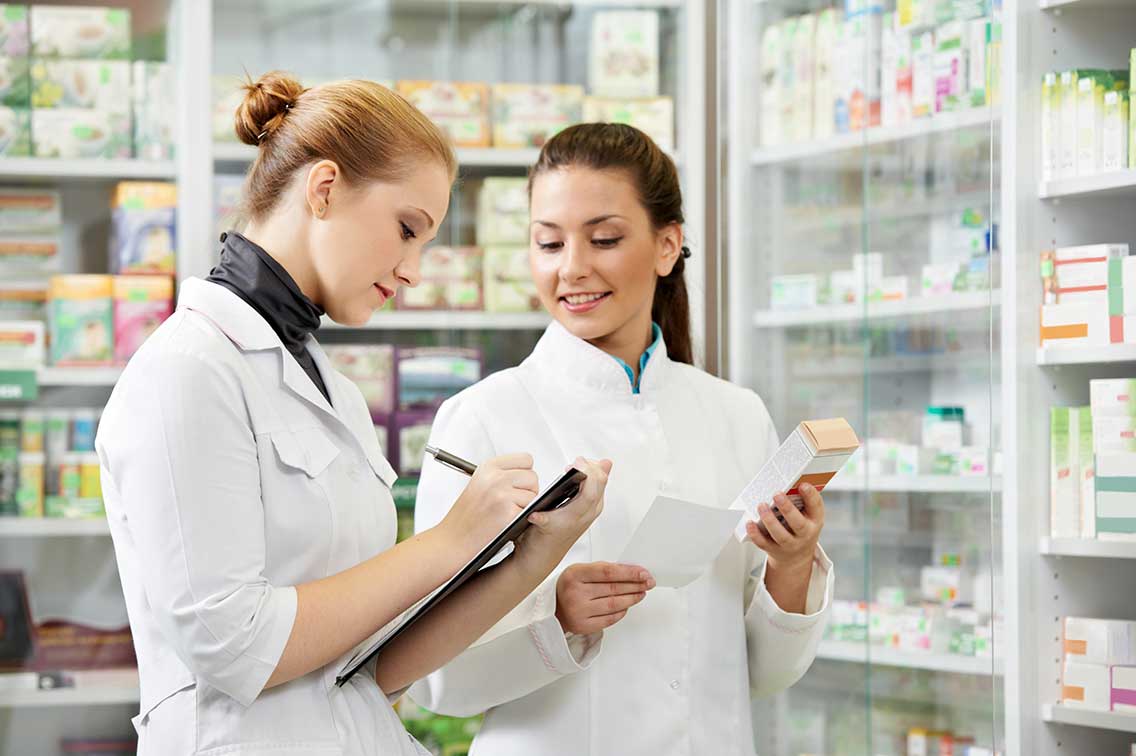 Ein erweitertes Verständnis dieser Rolle zeigt sich bei Complex Pharmaceuticals. Hier werden Prozesse, Systeme und Qualitätsstandards nicht erst im laufenden Betrieb optimiert, sondern von Beginn an durch die Mitarbeitenden mitentwickelt. Das verändert die Perspektive auf Arbeit grundlegend: von der Ausführung hin zur aktiven Mitgestaltung.